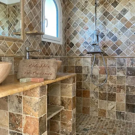 Echappée En Provence